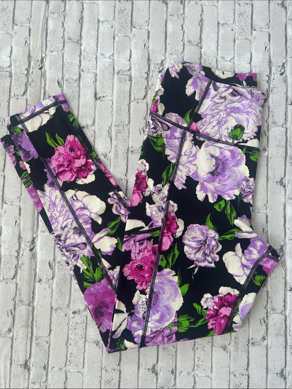 Victoria's Secret Women's Leggings (5) - Black, Gray, Pink, Purple - Picture 10 of 15